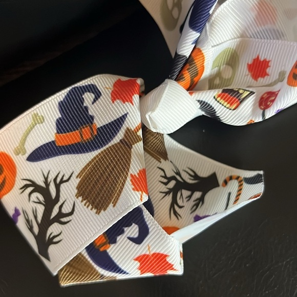 NWOT Halloween Bow With Clip - Picture 3 of 3